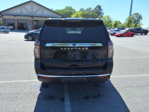 Black 2023 Chevrolet Suburban LT