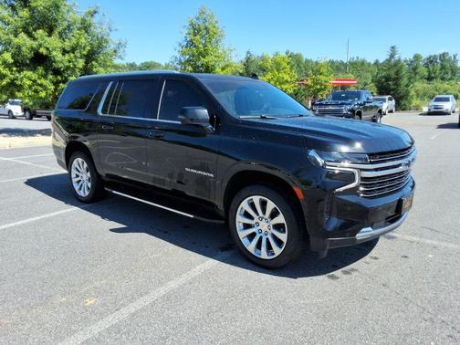 Black 2023 Chevrolet Suburban LT