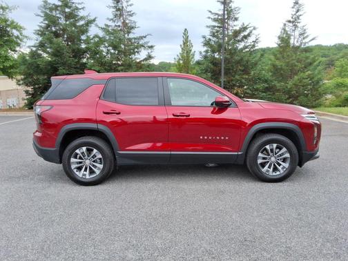 Radiant Red Tintcoat 2025 Chevrolet Equinox 1LT