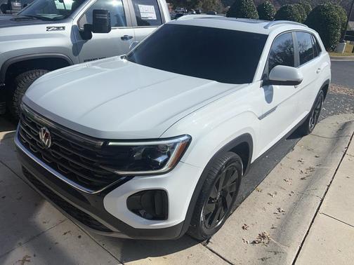 2024 Volkswagen Atlas Cross Sport 2.0T SE w/Technology