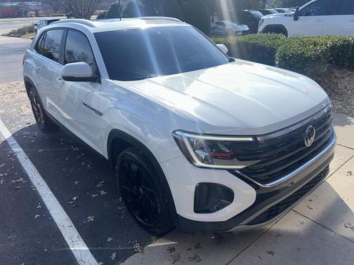 2024 Volkswagen Atlas Cross Sport 2.0T SE w/Technology