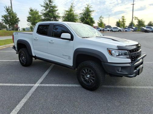 Summit White 2022 Chevrolet Colorado ZR2