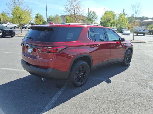 Radiant Red Tintcoat 2023 Chevrolet Traverse LT
