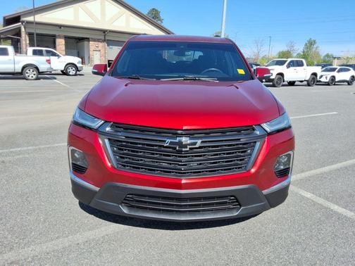 Radiant Red Tintcoat 2023 Chevrolet Traverse LT