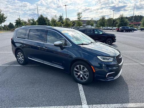 2022 Chrysler Pacifica L