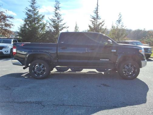 2017 Toyota Tundra SR5