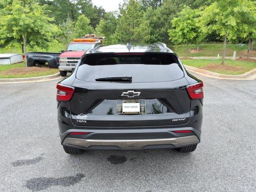 Mosaic Black Metallic 2026 Chevrolet Trax FWD ACTIV