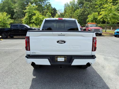Oxford White 2025 Ford F-150 Lariat