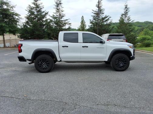 Summit White 2025 Chevrolet Colorado Trail Boss