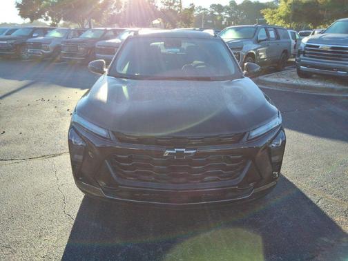 Mosaic Black Metallic 2026 Chevrolet Trax FWD ACTIV