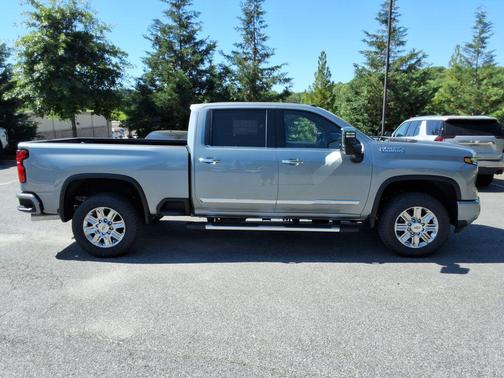 Sterling Gray Metallic 2026 Chevrolet Silverado 2500 High Country