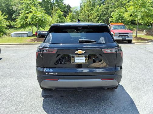 Mosaic Black Metallic 2026 Chevrolet Equinox 1LT