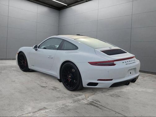 2019 Porsche 911 Carrera 4 GTS