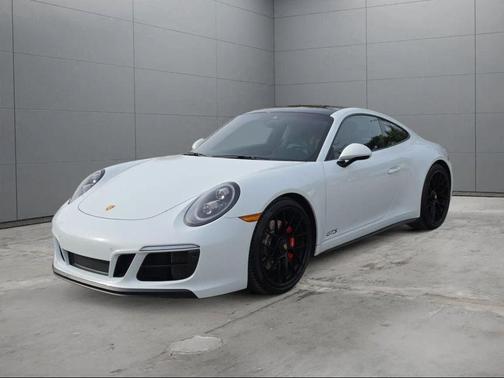 2019 Porsche 911 Carrera 4 GTS