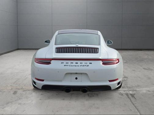 2019 Porsche 911 Carrera 4 GTS