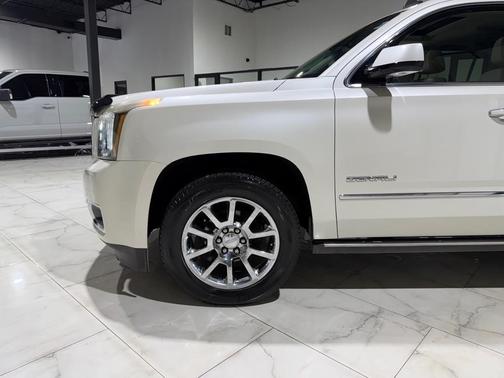 White 2015 GMC Yukon Denali