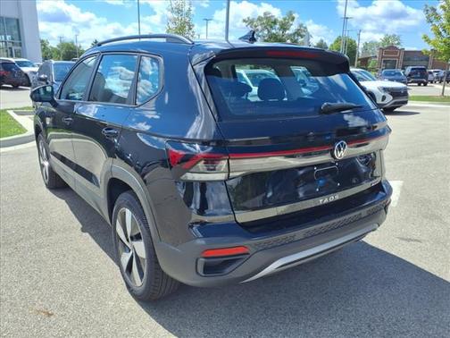 Deep Black Pearl 2t2t 2025 Volkswagen Taos 1.5T S