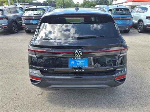 2025 Volkswagen Taos 1.5T SE Black