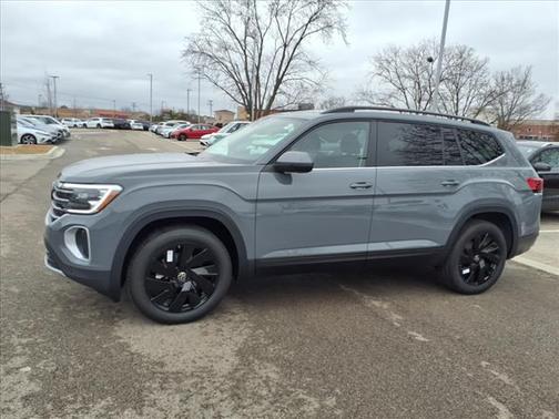 2025 Volkswagen Atlas 2.0T SE w/Technology 4MOTION