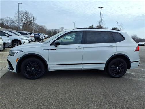 2022 Volkswagen Tiguan 2.0T SE R-Line Black 4MOTION