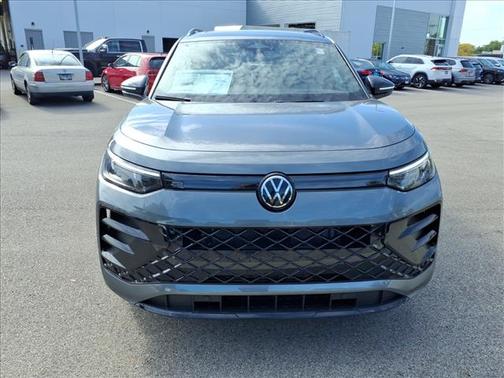 2025 Volkswagen Tiguan 2.0T SE R-Line Black 4MOTION