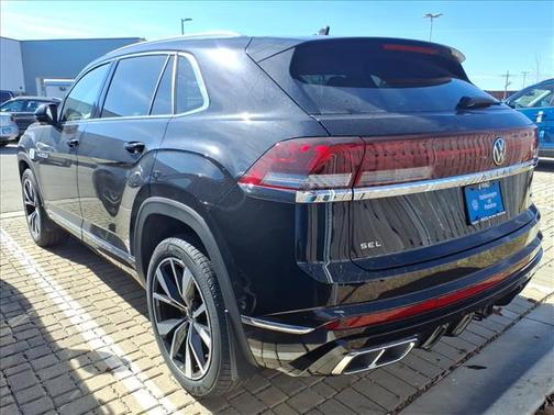 2026 Volkswagen Atlas Cross Sport 2.0T SEL Premium