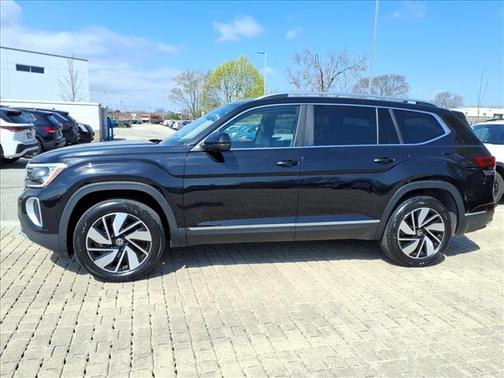 Deep Black Pearl 2024 Volkswagen Atlas 2.0T SEL