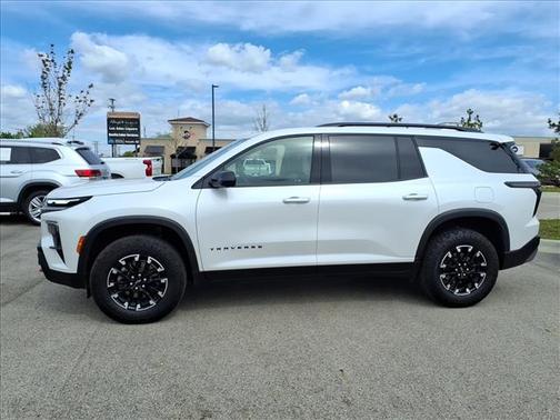 Iridescent Pearl Tricoat 2025 Chevrolet Traverse AWD Z71