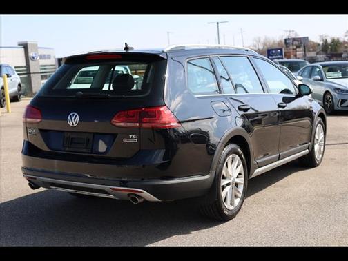 2017 Volkswagen Golf Alltrack TSI SE
