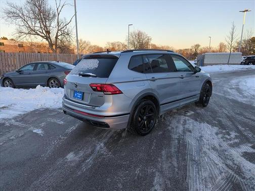 2023 Volkswagen Tiguan 2.0T SE R-Line Black 4MOTION