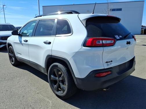 2016 Jeep Cherokee Sport