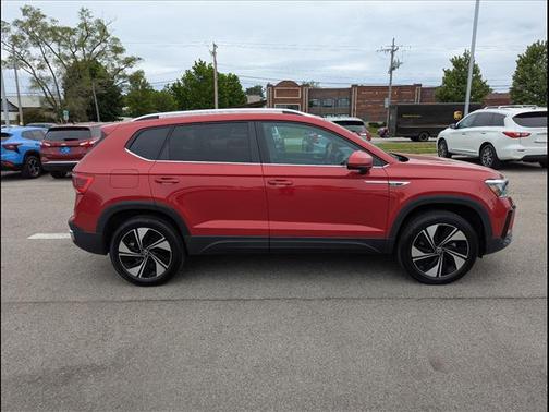 Kings Red Metallic 2024 Volkswagen Taos 1.5T SE