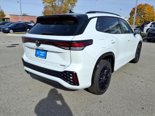 2026 Volkswagen Tiguan 2.0T SE R-Line Black 4MOTION