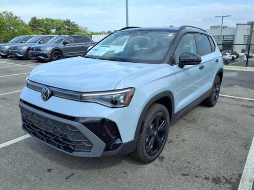 2025 Volkswagen Taos SE BLACK 4MOTION
