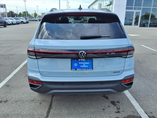 2025 Volkswagen Taos SE BLACK 4MOTION