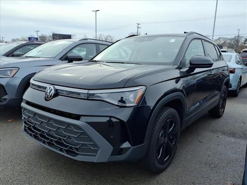 2026 Volkswagen Taos SE Black