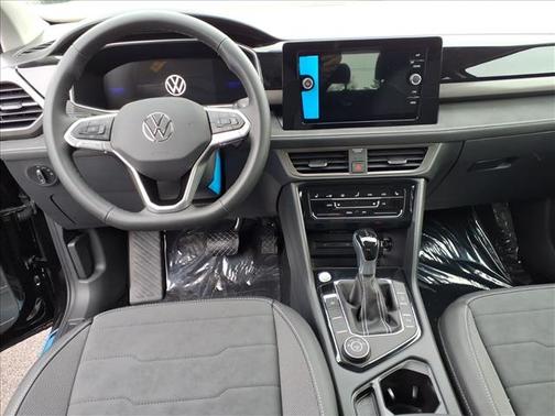 2026 Volkswagen Taos SE Black