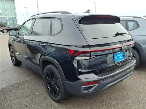 2026 Volkswagen Taos SE Black