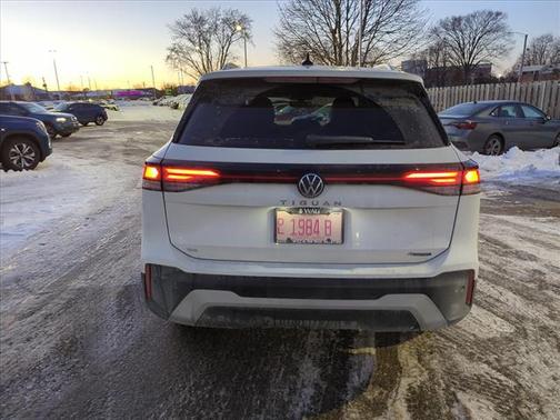 2025 Volkswagen Tiguan 2.0T SE 4MOTION