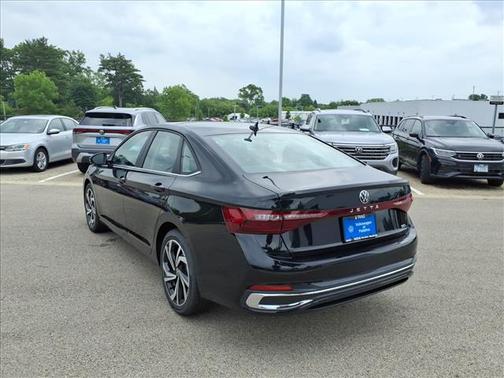 Deep Black Pearl 2026 Volkswagen Jetta 1.4T SEL
