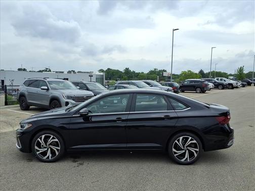 Deep Black Pearl 2026 Volkswagen Jetta 1.4T SEL