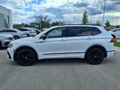 2022 Volkswagen Tiguan 2.0T SE R-Line Black 4MOTION