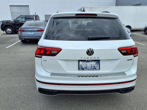 2022 Volkswagen Tiguan 2.0T SE R-Line Black 4MOTION
