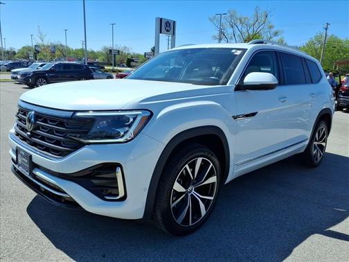 Opal White Pearl 2024 Volkswagen Atlas 2.0T SEL Premium R-Line 4MOTION