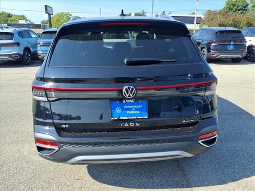 2025 Volkswagen Taos SE 4MOTION