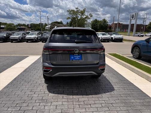 Platinum Gray Metallic 2026 Volkswagen Taos SE