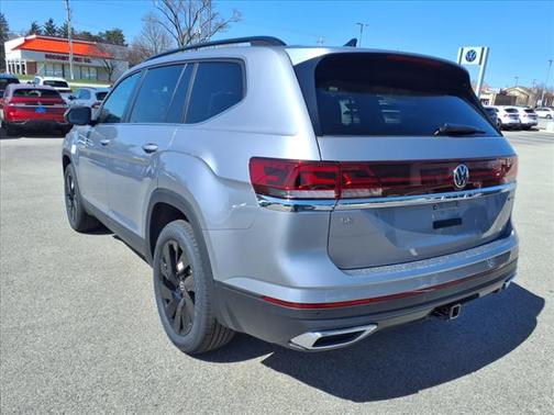 2025 Volkswagen Atlas 2.0T SE w/Technology 4MOTION