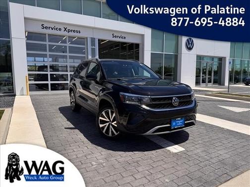 Deep Black Pearl 2022 Volkswagen Taos 1.5T SE