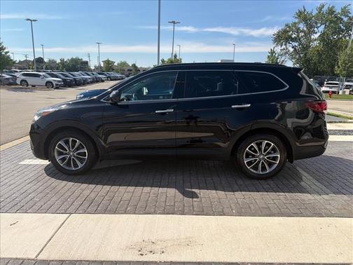 Black 2017 Hyundai SANTA FE SE