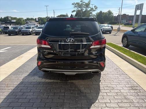 Black 2017 Hyundai SANTA FE SE